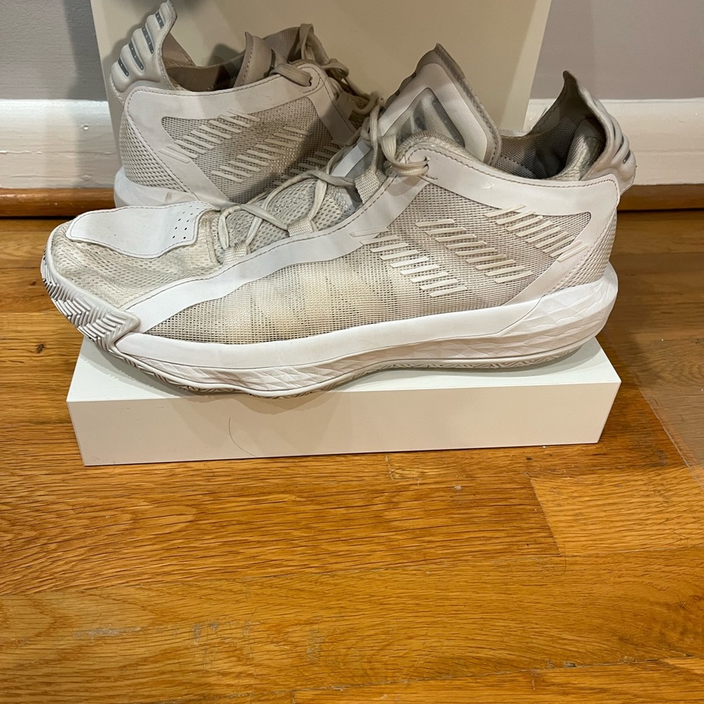 Adidas Dame 7
